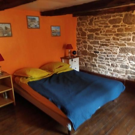 Maison En Granit Bleue Lanhelin Екстериор снимка