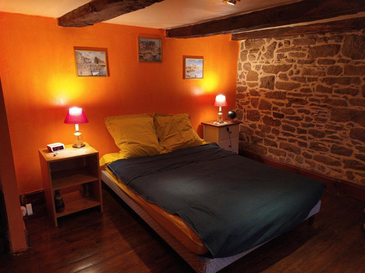 Maison En Granit Bleue Lanhelin Екстериор снимка