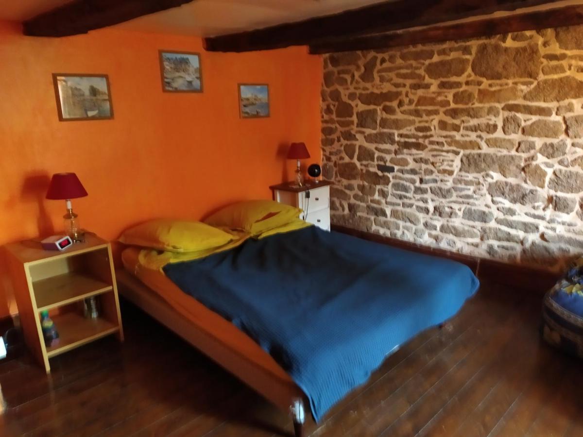 Maison En Granit Bleue Lanhelin Екстериор снимка