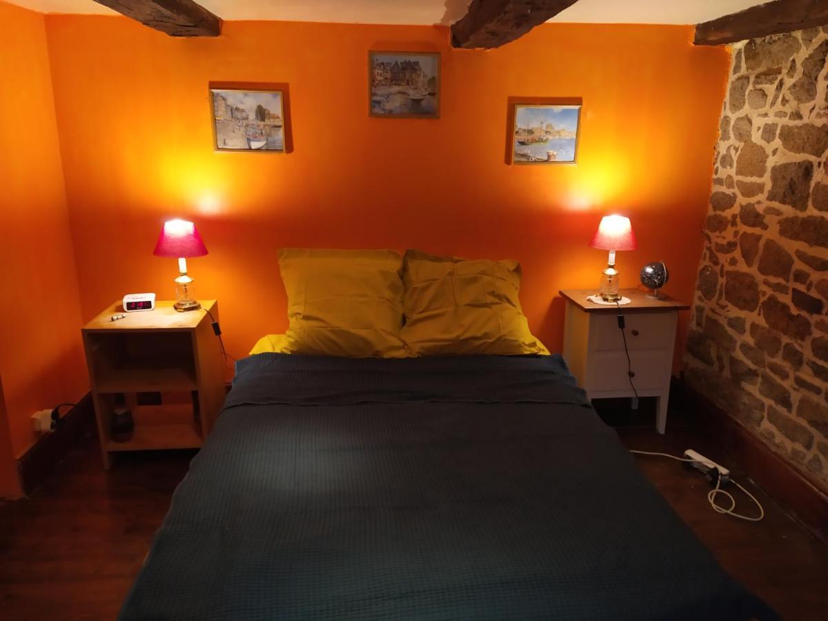 Maison En Granit Bleue Lanhelin Екстериор снимка