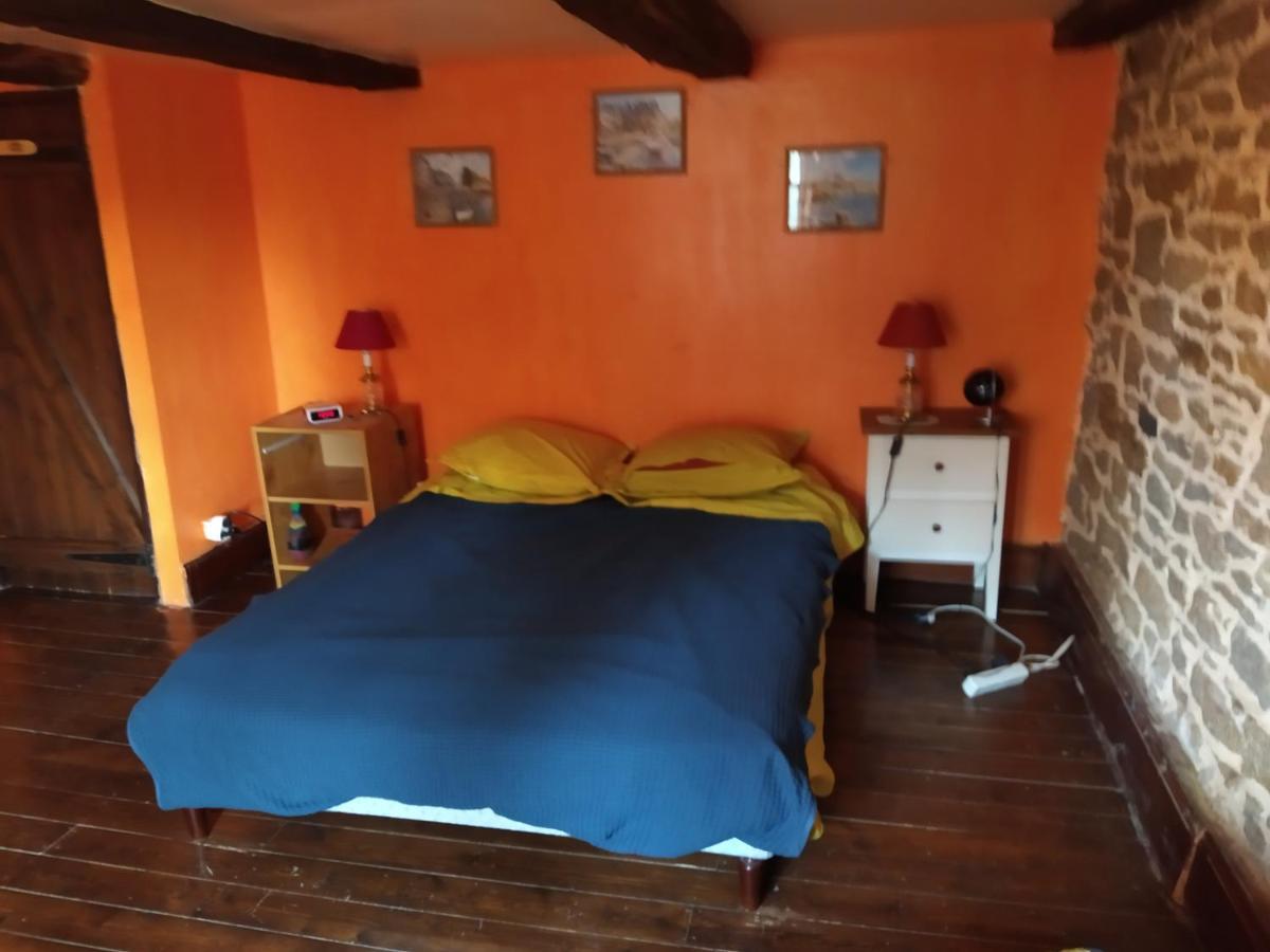 Maison En Granit Bleue Lanhelin Екстериор снимка